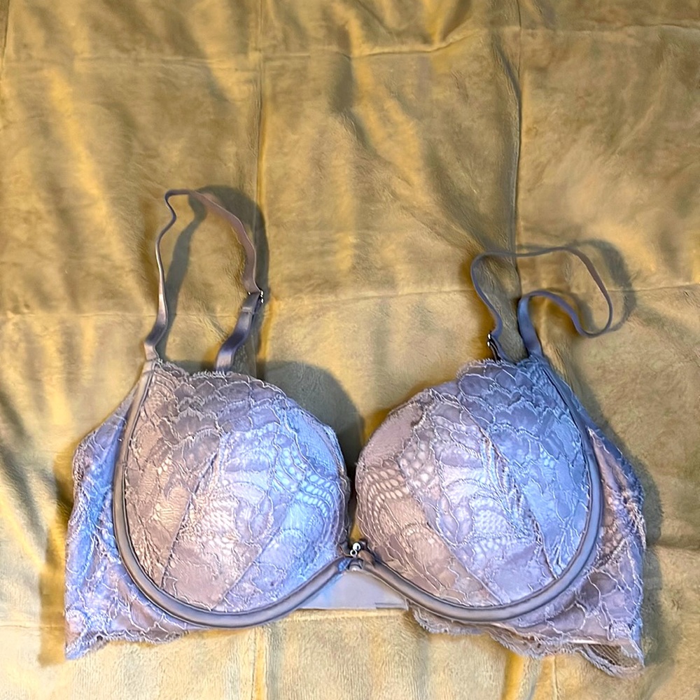 Victoria’s Secret plunge bra
